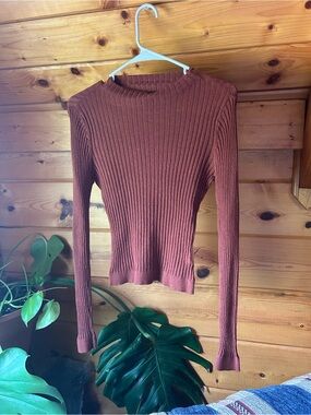 Marled Ribbed Long-Sleeve Crewneck Top in Rust Brown
